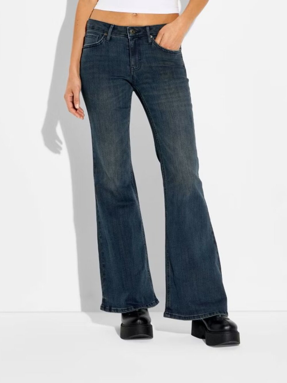 NWT Women's Wild Fable Size 14 Mid-Rise Flare Curvy Jeans